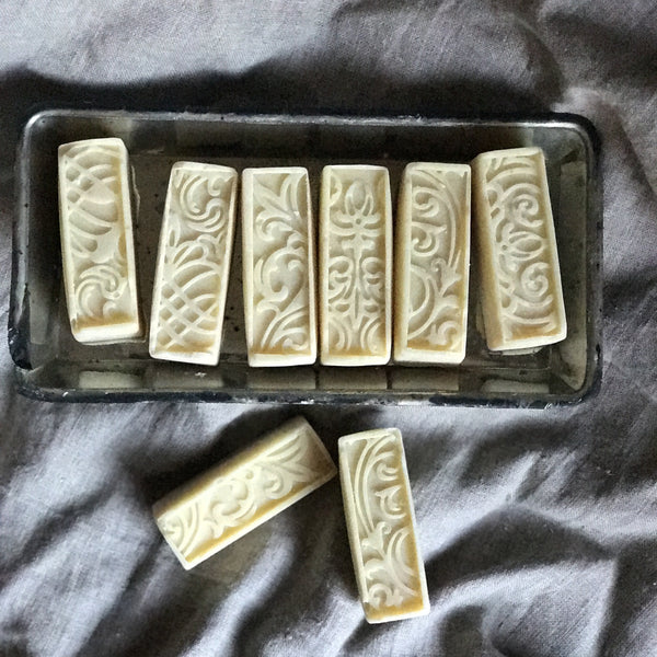 Soap ~ Moisturizing Lavender & Oatmeal ~ Petit Deco Hand - Treasures of Alchemy